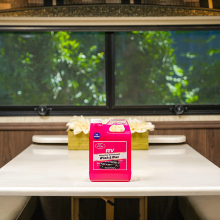 TR Gel GLOSS RV Wash & Wax - Clean, Streak-Free Finish, Reduced Water Spotting, pH Neutral, Concentrated - Outdoor Depot