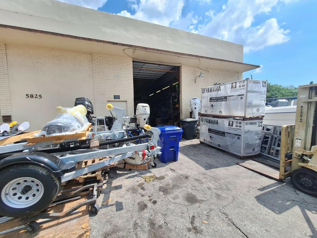 STANDARD HORIZON FIXED MOUNT VHF/GPS/AIS/NMEA2000 - Outdoor Depot