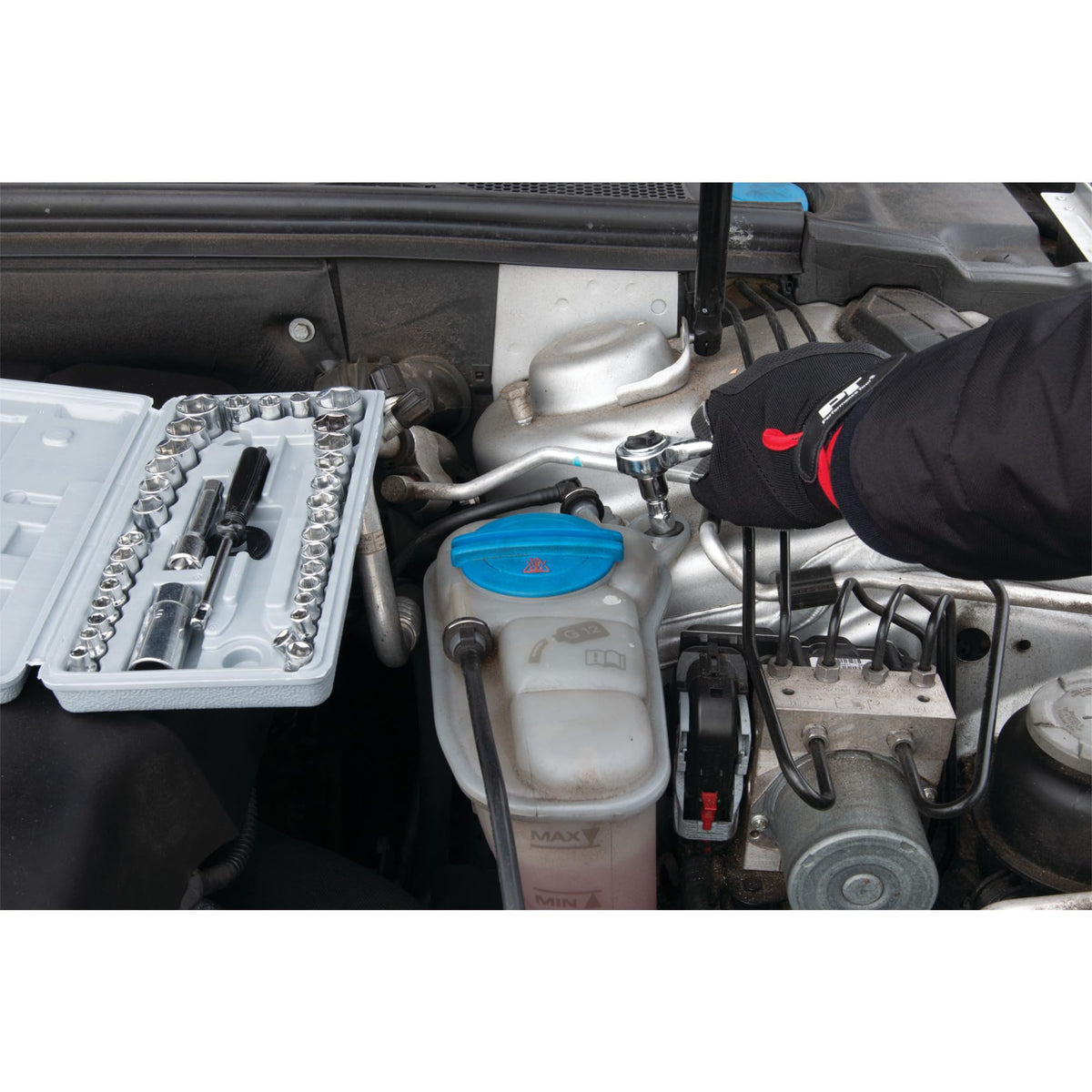 PERFORM TOOL W1173 Performance Tool  40-Piece SAE and Metric Socket Wrench Set Engine & Performance
